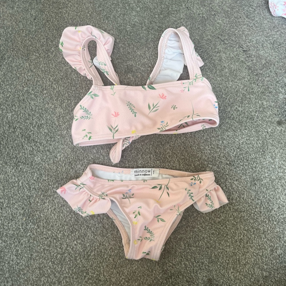 Minnow girls pink size 2 top and size 1 bottom bikini.